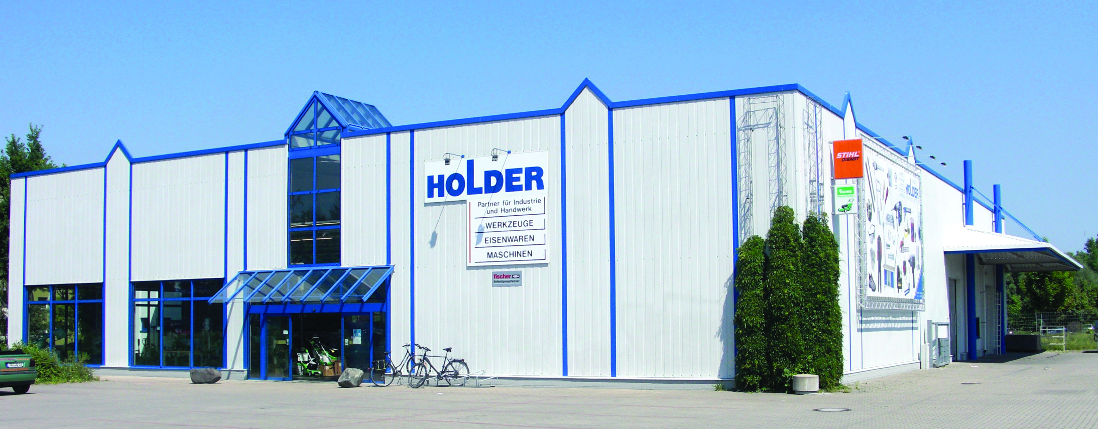 Holder Firmengebäude auf der Senftenberger Straße Aktuelles Firmengebäude auf der Senftenberger Straße