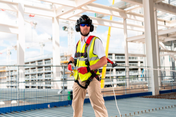 Prü­fung Absturz­si­che­rung Anschlagmittel